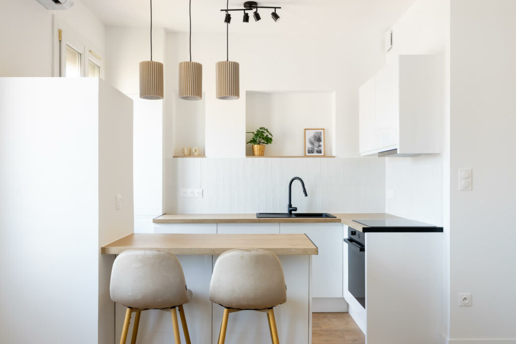cuisine aménagée et agencée pour une location longue durée après rénovation