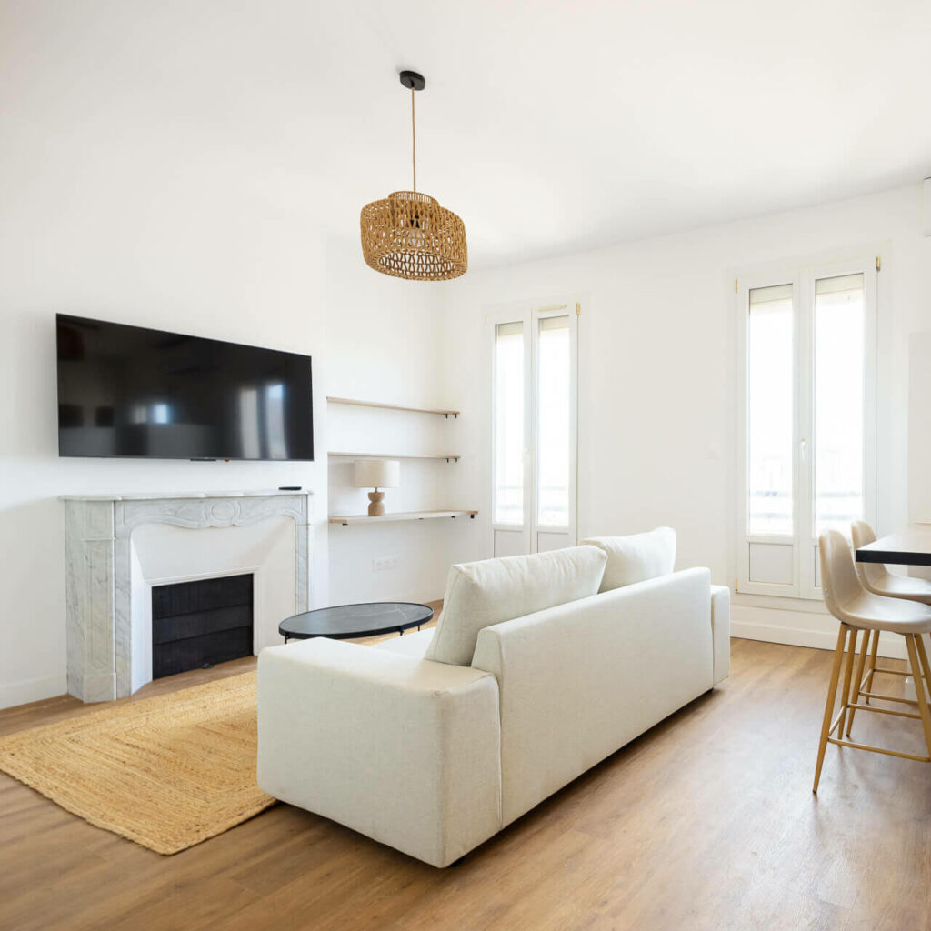 apres salon contemporain avec cheminée