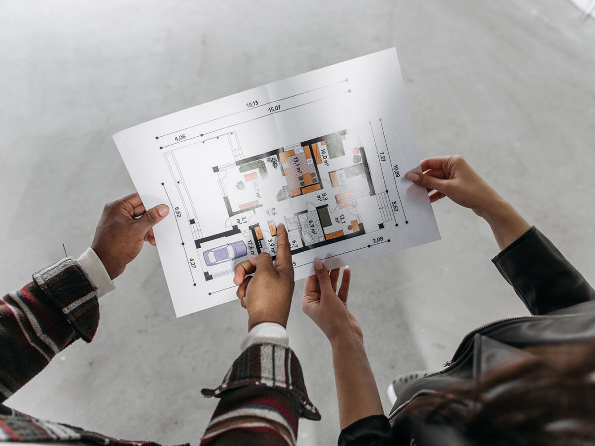Assistance décorateur pendant les travaux : à quoi ça sert vraiment ?